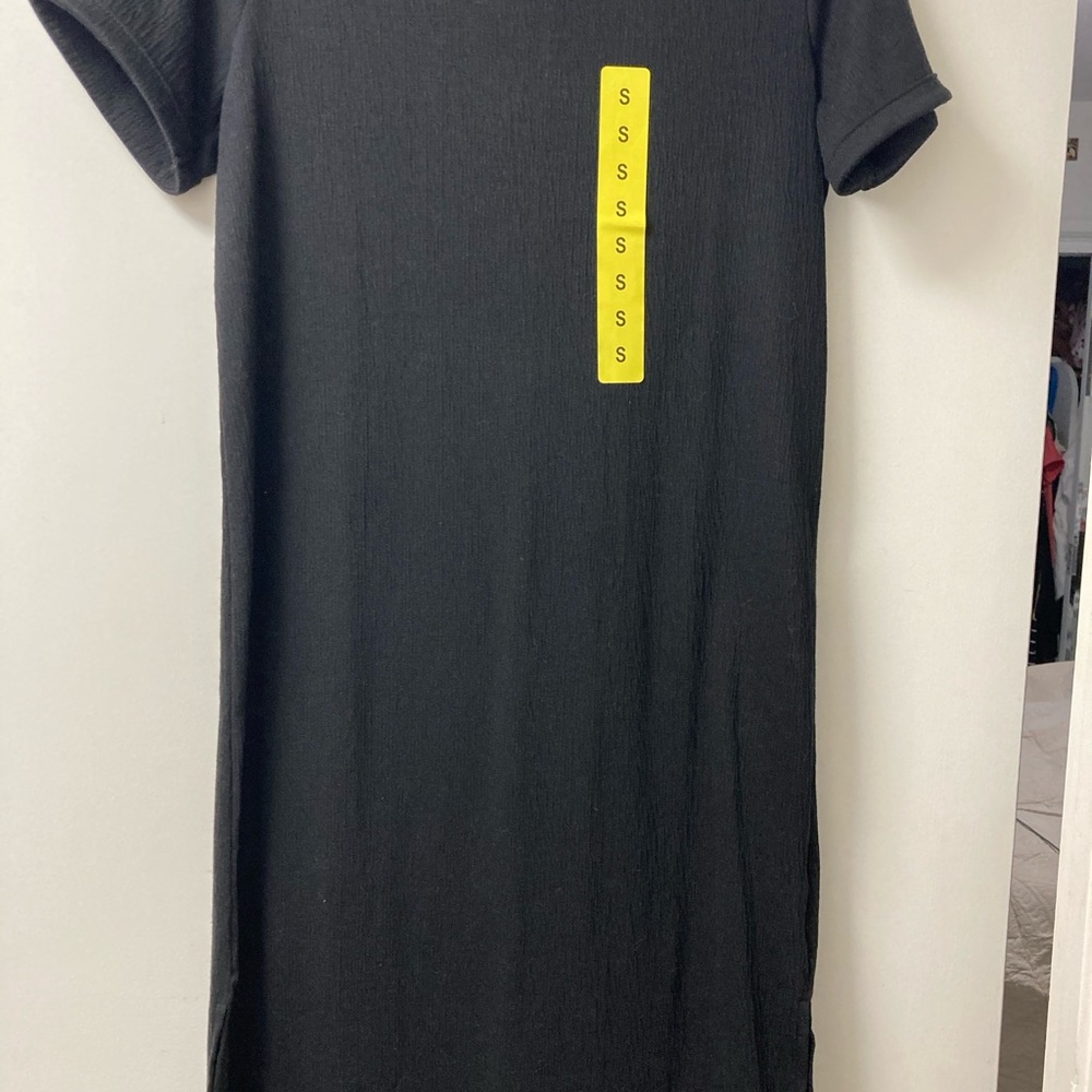 Jessica Simpson Classic Black Midi Dress